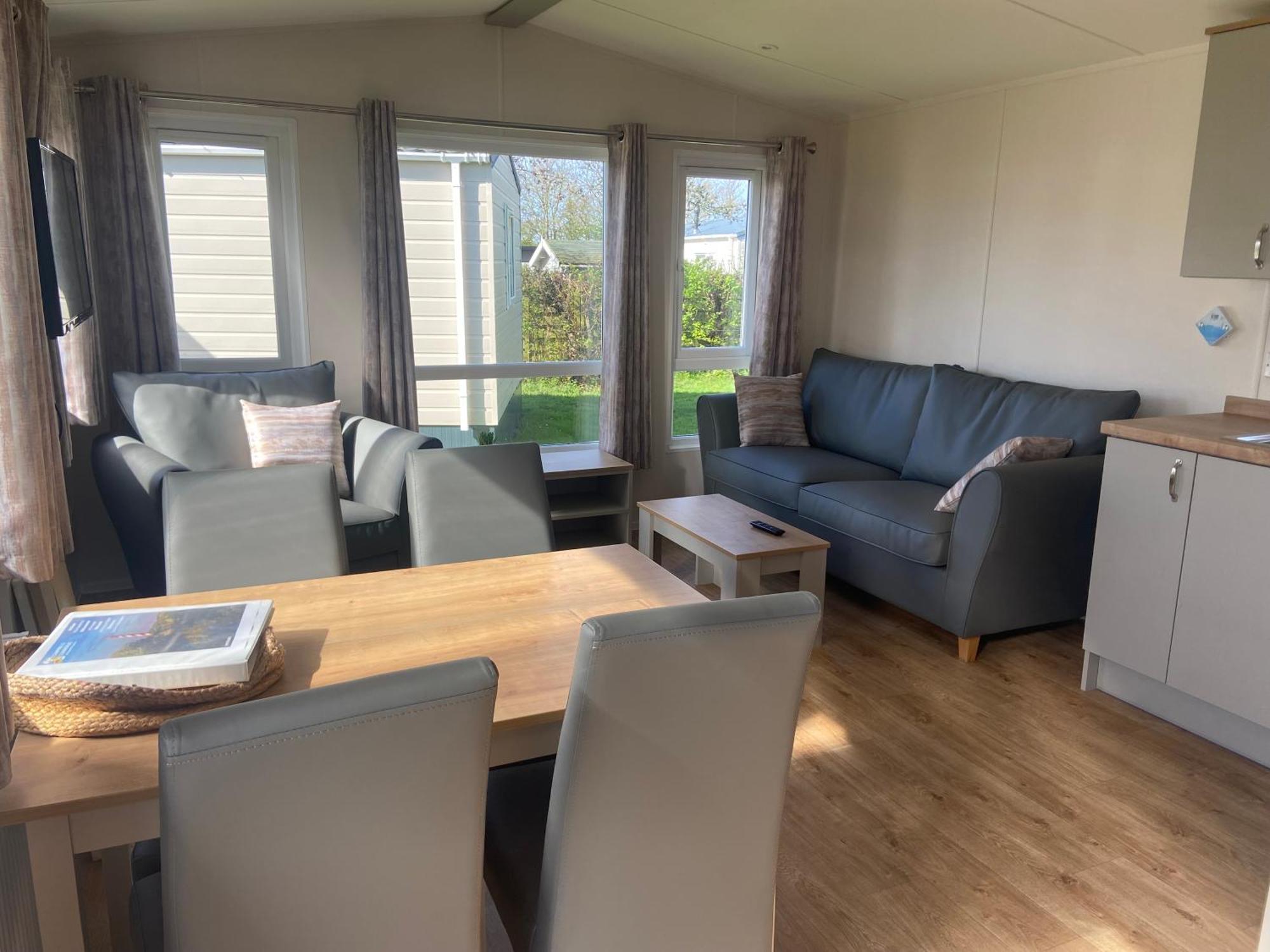 Camping De Duinhoeve Chalet Vogel Not For Companies Nieuw Haamstede Bagian luar foto
