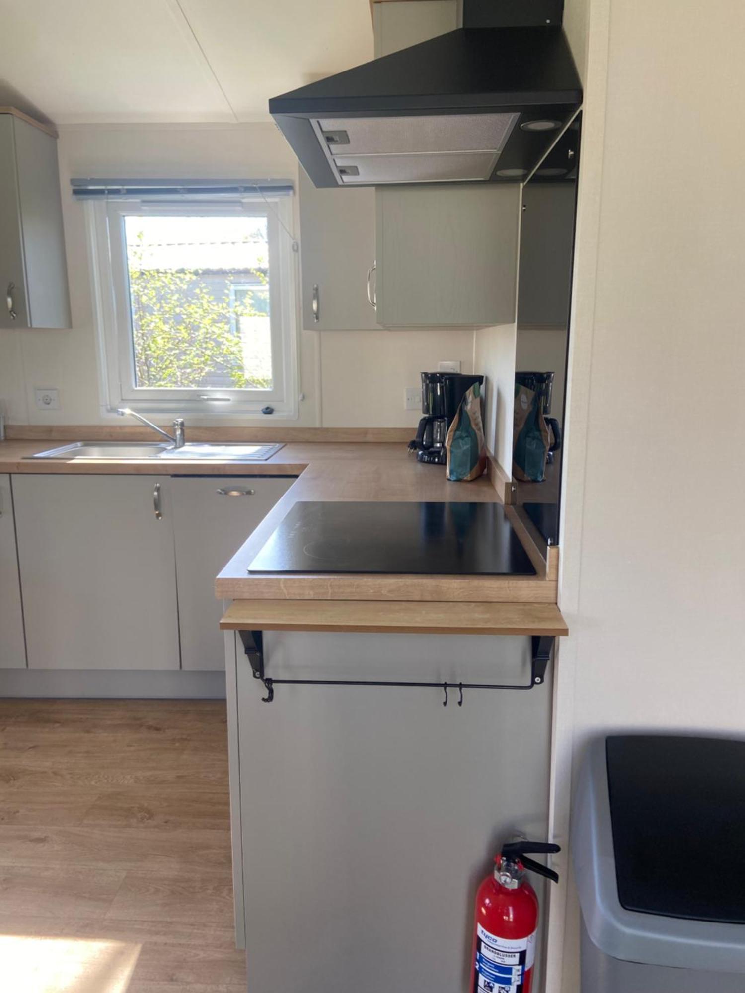 Camping De Duinhoeve Chalet Vogel Not For Companies Nieuw Haamstede Bagian luar foto