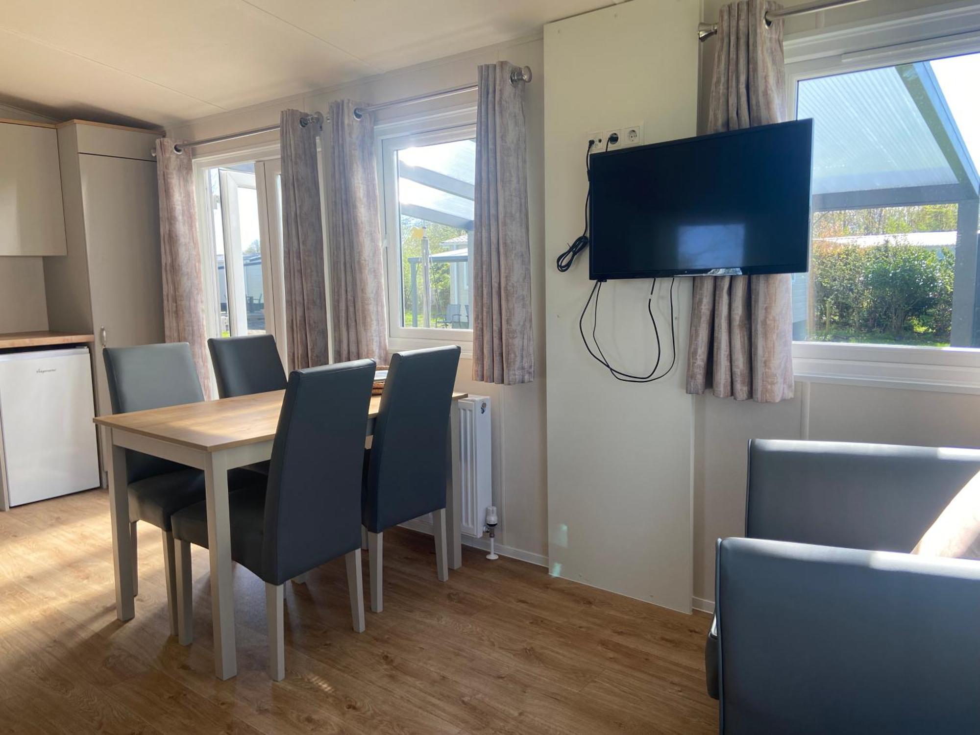 Camping De Duinhoeve Chalet Vogel Not For Companies Nieuw Haamstede Bagian luar foto
