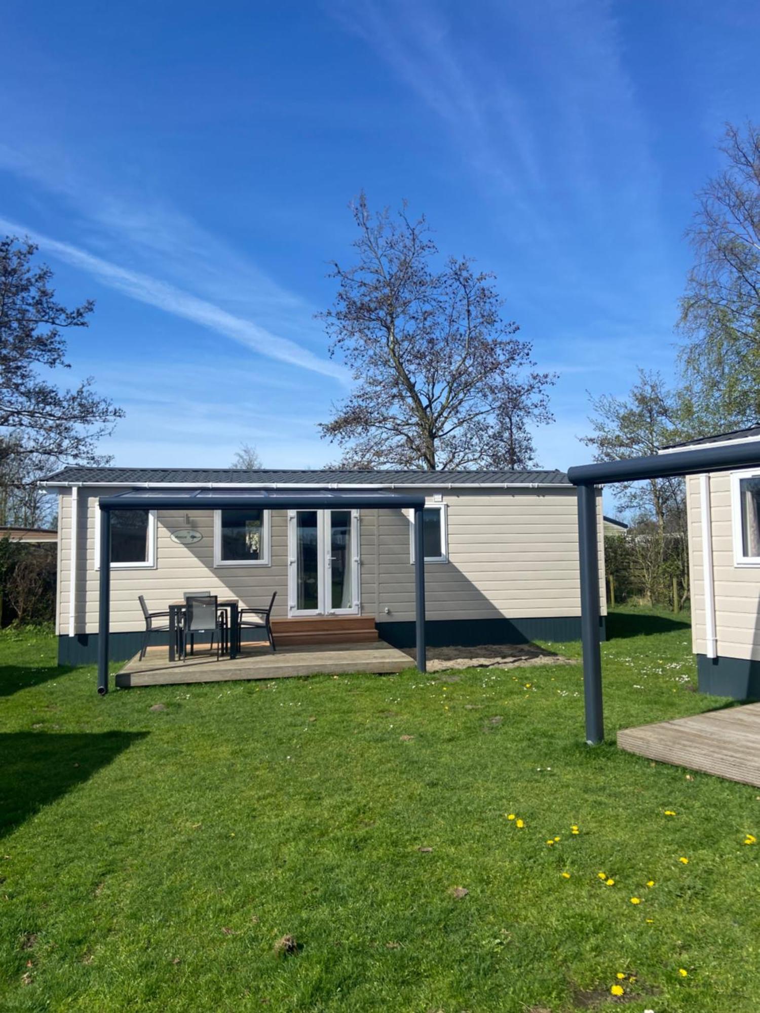 Camping De Duinhoeve Chalet Vogel Not For Companies Nieuw Haamstede Bagian luar foto