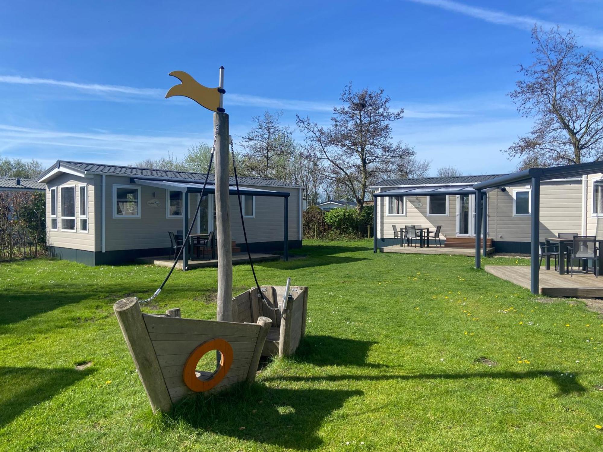 Camping De Duinhoeve Chalet Vogel Not For Companies Nieuw Haamstede Bagian luar foto